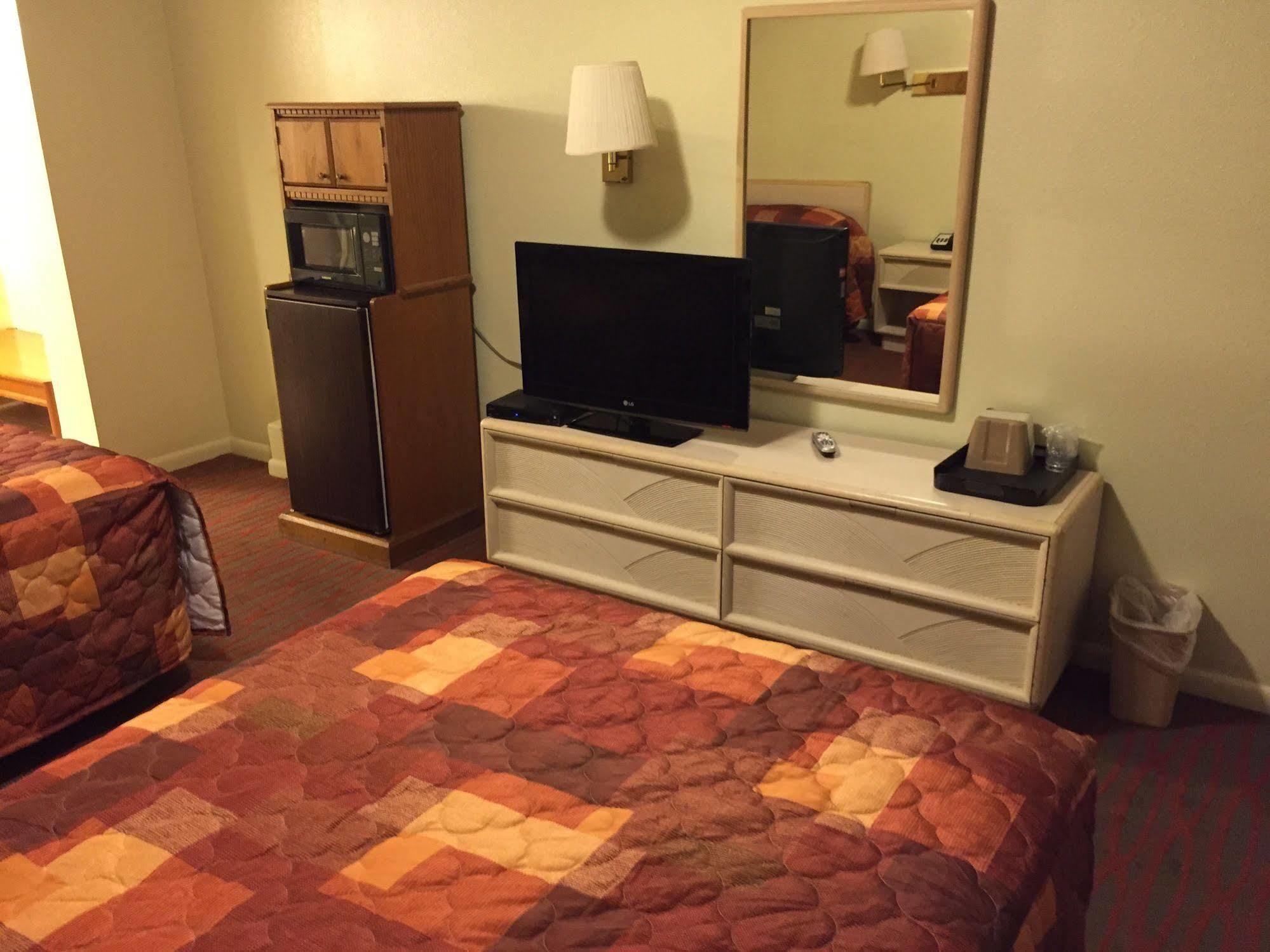 Sebring Inn Esterno foto