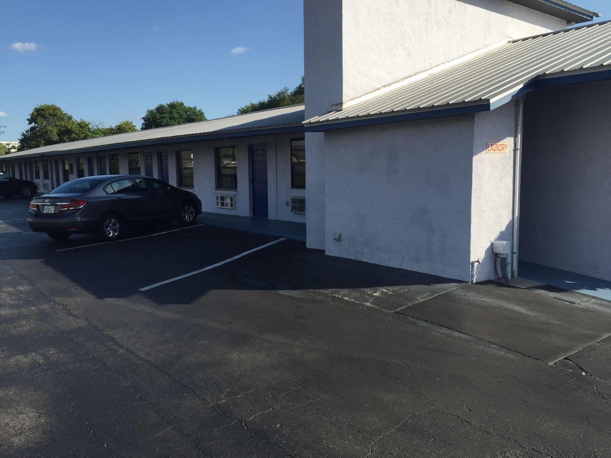 Sebring Inn Esterno foto